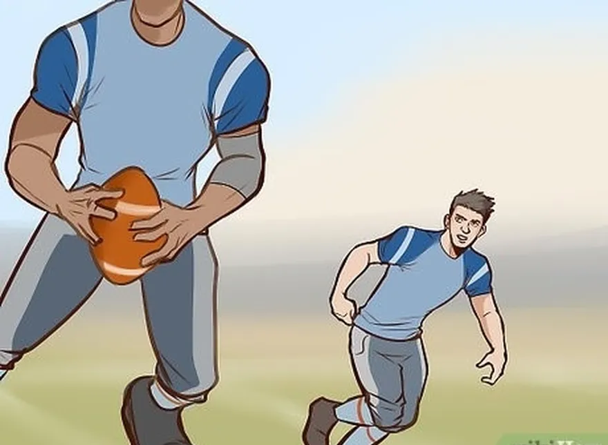 шаг 3 поддерживайте свою команду's runs by staying diagonally behind the ball carrier.