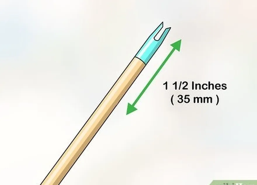 вы .'ll want to mark off 1 1⁄2 inches (3.8 cm) from the end of the shaft.