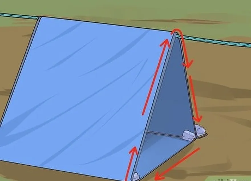 шаг 1 сделайте палатку из одного большого брезента.